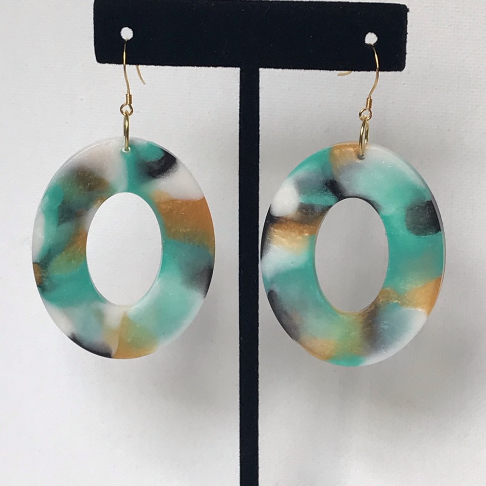 Handmade resin earrings by #ciranoushcrafting